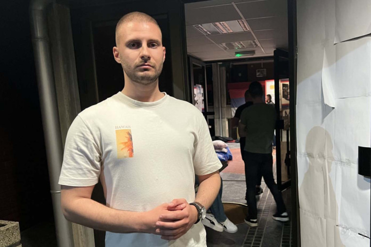 Filozofski fakultet i dalje pod blokadom! Vakanjac: Jedan profesor je napao studenta iz Republike Srpske - to je Gruhonjićev uticaj (VIDEO)