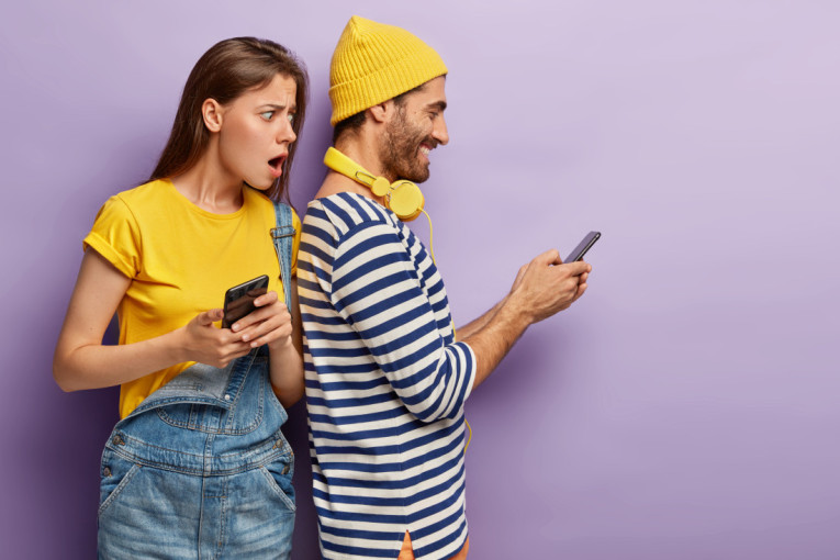 Najveći neprijatelj zdrave veze: Ljubomora može da uništi svaki odnos - ona čupa ljubav iz korena