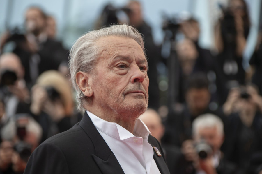 Alen Delon dva puta posetio Beograd: Uživao je u izlascima, alkoholu, cigaretama i ženama, a jedno mesto je posebno voleo (FOTO)