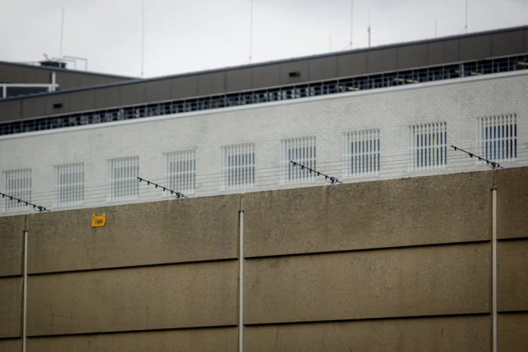 Drama u zatvoru: Zatvorenik uzeo za taoce dvojicu drugih zatvorenika, objekat pod opsadom policije (FOTO)