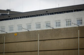Drama u zatvoru: Zatvorenik uzeo za taoce dvojicu drugih zatvorenika, objekat pod opsadom policije (FOTO)