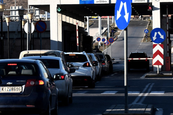 Petak donosi gužve na putevima: Radovi na pojedinim deonicama usporavaju kretanje vozila