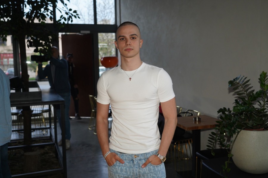 Zvezde serije "U klinču" o detaljima treće sezone: Vojaž otkrio šta nije očekivao (FOTO)