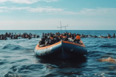 Horor na migrantskom brodu: Tinejdžerku silovao i davio do smrti, sve to gledala njena majka