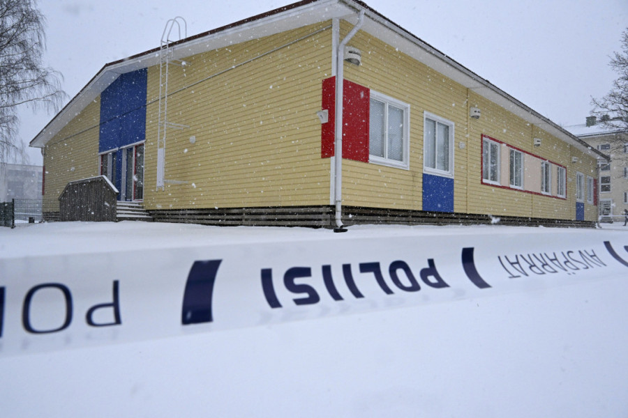 Zastave na pola koplja: Cela Finska plače za ubijenim dečakom (FOTO)