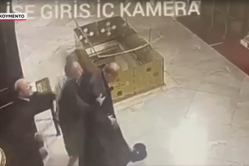 Skandalozna scena u crkvi Vaseljenske patrijaršije: Arhimandrit pretukao mitropolita usred hrama (VIDEO)