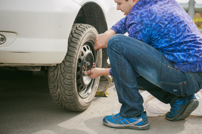 Iskrivljena felna? Saznajte šta sve može da se popravi, a kada staroj više nema spasa