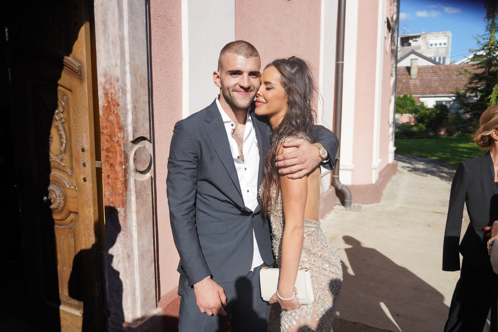 "Jedina moja, do carstva obećanog!" Veljko se obratio Bogdani dirljivim rečima: Slavlje u porodici Ražnatović!