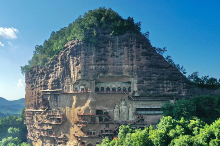 Impozantni dragulj Kine: Pećine Maijišan kriju preko 7.000 skulptura, a niko ne zna kako su tu dovučene (FOTO+VIDEO)