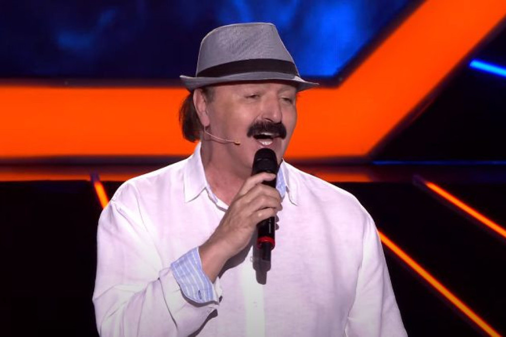 "Makar sam mlađa od nje!" Pevačica odlepila za razvedenim Harisom, pa potkačila Melinu!