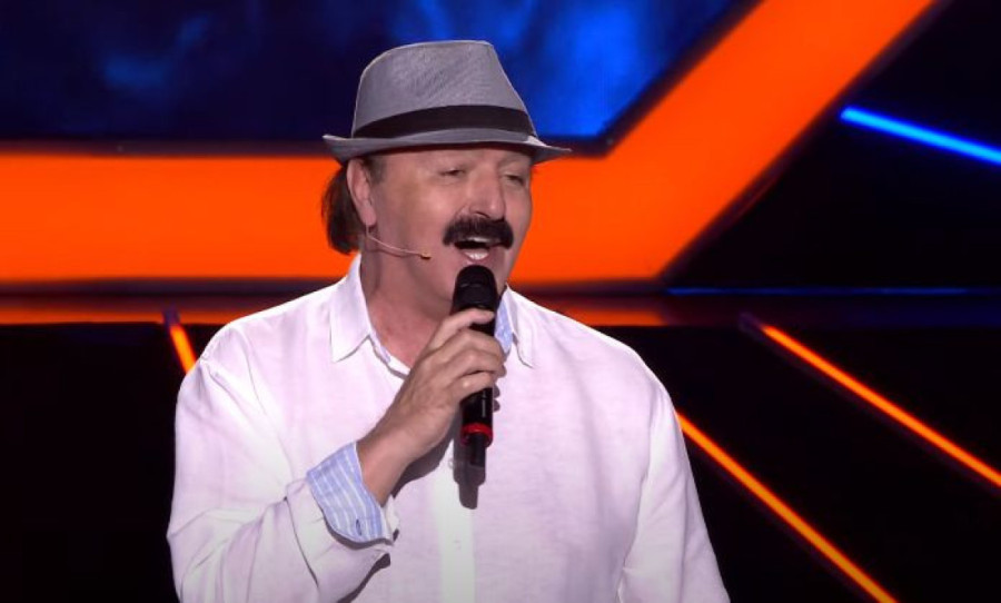 Haris Džinović prvi put u Melininom rodnom gradu: Pevač napravio opštu pometnju nasred glavnog trga