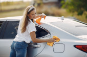 Trikovi za prolećno ulepšavanje vaših kola: Samo 11 koraka do savršeno blistavog i mirisnog auta