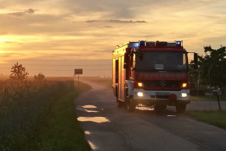 Gori kuća u Vinči: Vatrogasne ekipe na terenu!
