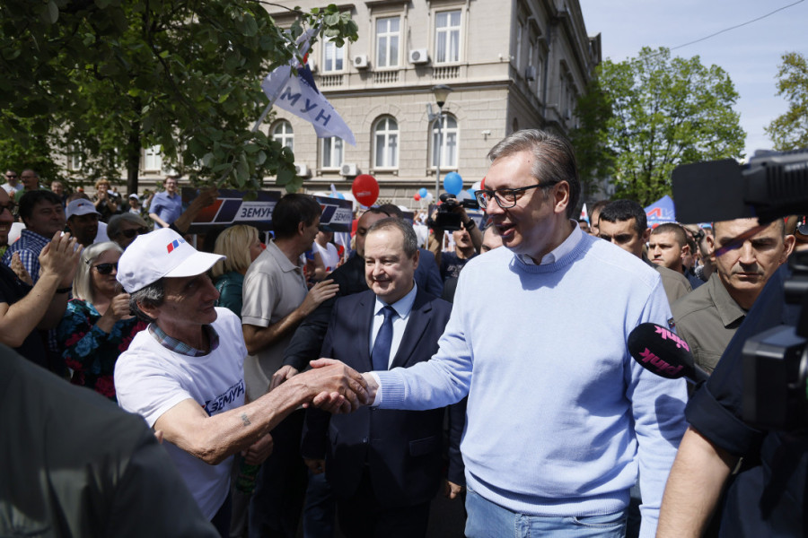 SNS počela prikupljanje potpisa za izbore u Beogradu: Vučić dao podršku da bi zemlja mogla da ide napred