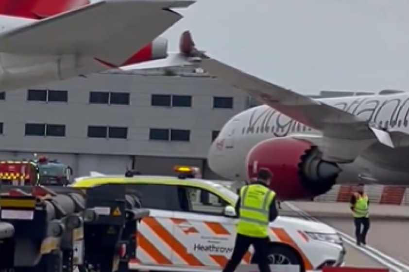 Dva aviona se krilima sudarila na pisti aerodroma! Oglasila se kompanija: "Svesni smo!"(VIDEO)