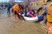 Vanredna situacija u Orenburškoj oblasti: Pukla brana, Ural krenuo da plavi kuće - evakuisano 4.000 ljudi! (FOTO/VIDEO)