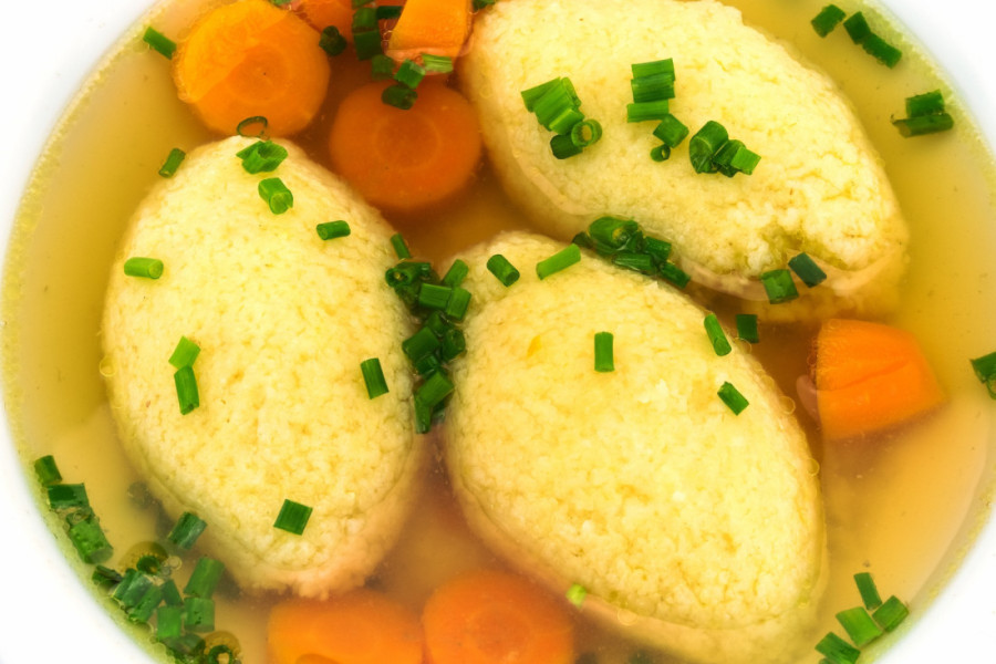 Recept za najmekše vojvođanske knedle koje se tope u ustima: Sjajne su za svaku vrstu supe, pa čak i paradajz čorbu