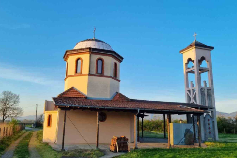 Lopovi odneli bakar sa krova crkve: Poharana svetinja kod Čačka