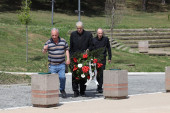 Ovo je rođeni brat Slađane Milošević: Na sestrinu sahranu stigao utučen, jedva stajao u kapeli (FOTO)