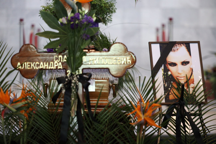 Slađana Milošević imala kratku aferu sa pevačem, on pre smrti sve priznao: "Bila je najbolja mačka na estradi"