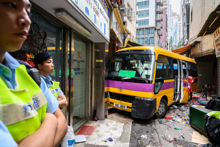 Vozač autobusa u Kini doživeo infarkt usred vožnje: Uleteo među pešake, troje ljudi poginulo!