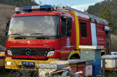 Bukti šumski požar u selu Koštunići: Vatra zahvatila veliku površinu