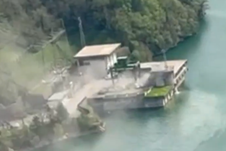 Eksplodirala hidroelektrana u Italiji: Ljudi živi goreli, helikopterima ih prebacuju u bolnice, četvoro poginulo! (VIDEO)