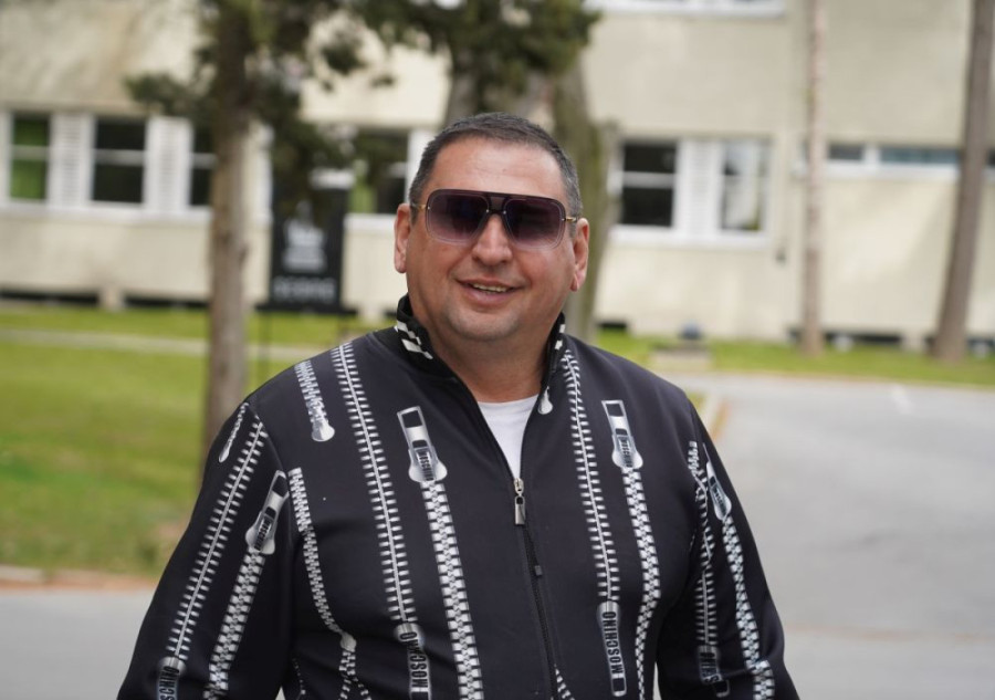 Taki posle zahvata klubove zamenio prirodom! Ovako sad gleda na muškarce koji mu se vrzmaju oko ćerke u rijalitiju