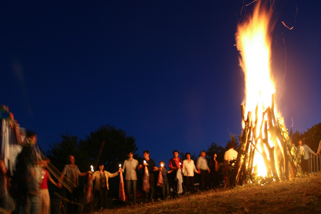 Kako Vlasi slave Vaskrs: Na Veliki petak se baja protiv uroka, a dan po Vaskrsu je dan za mrtve! (FOTO)