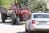 Pijani traktorista izazvao udes: Zakucao se u "audi" kod Jagodine