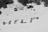 Ribari danima bili zarobljeni na pustom ostrvu, ispisali "UPOMOĆ" na pesku: Kad su spasioci došli, svi su ostali bez teksta