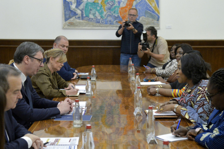 Vučić se sastao sa ministarkom spoljnih poslova Gane: Brojne teme na stolu (FOTO)