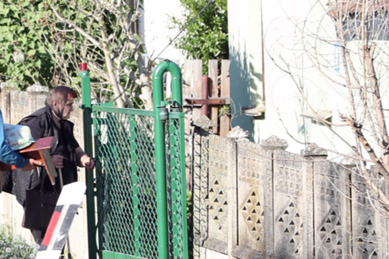 Sutra sahrana majke osumnjičenog za ubistvo Danke: Počivaće pored sina kome nema ko da održi pomen: "Ušla živa, izašla u kovčegu"