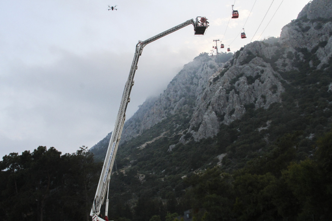 Pala kabina žičare u Antaliji: Jedna osoba poginula, u toku spasavanje iz ostalih kabina!
