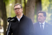 "Borićemo se hrabro i snažno i iznenadiće se rezultatom" Vučić najavio put u Njujork