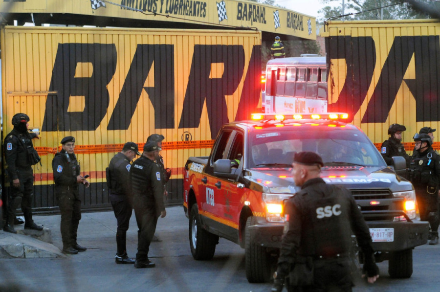 Tri osobe poginule u padu helikoptera: Nesreća u Meksiko Sitiju (FOTO)