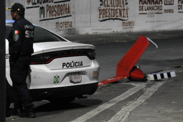 Tri osobe poginule u padu helikoptera: Nesreća u Meksiko Sitiju (FOTO)