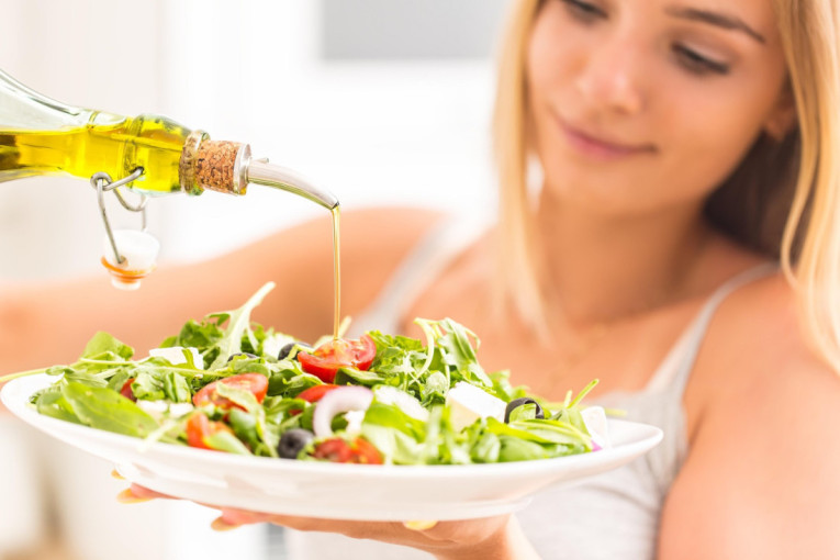 Osvežavajuće salate za sunčane dane: Lagane, hranljive i idealne kao zamena za obrok