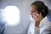 Zašto nam nije dozvoljeno da koristimo telefon prilikom sletanja aviona?
