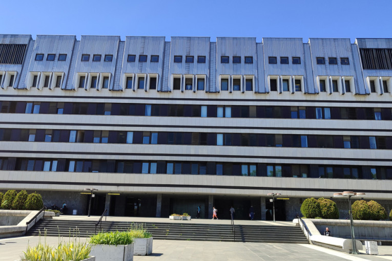 Lekari na VMA sinoć imali pune ruke posla: Pacijenti se prejedaju na slavama pa završe u bolnici!