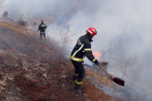 Vatrogasci gase požare u Trgovištu, Tutinu, Lebanu i Prijepolju: U poslednjih mesec dana 2.108 požara na otvorenom