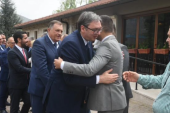 Vučić razgovarao sa Srbima koji žive u Mostaru: "Poručio sam im da uvek mogu da se oslone na Srbiju i Srpsku"