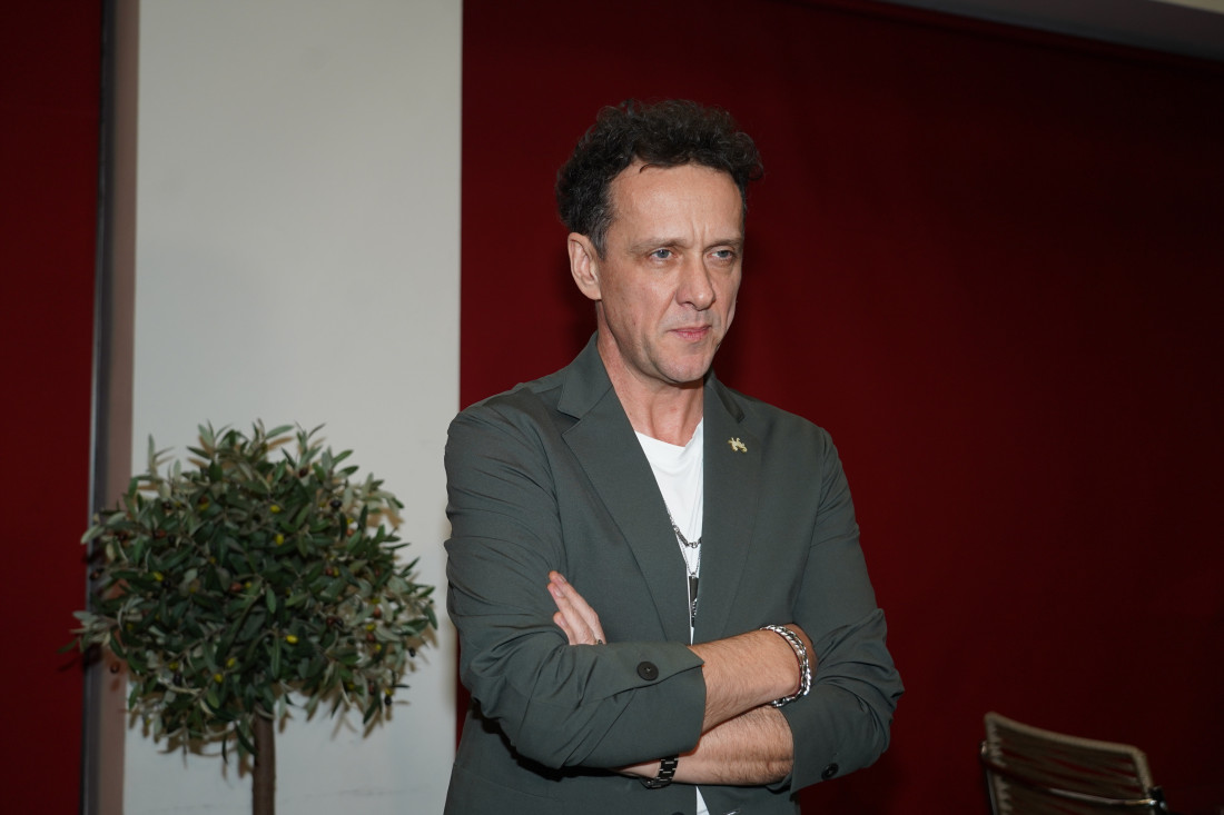 "Neka mu je sin živ i zdrav!" Oglasila se Dženanova bivša žena nakon vesti da je dobio dete!