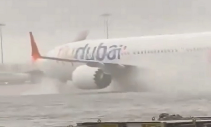 Apokalipsa u Dubaiju: Avion "pliva" po pisti, obustavljeni brojni letovi! (VIDEO)