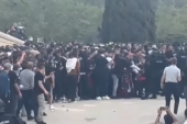 Neredi u Barseloni! Sukobili se navijači i policija, domaćini spremili vreo doček Vinisijusu! (VIDEO)