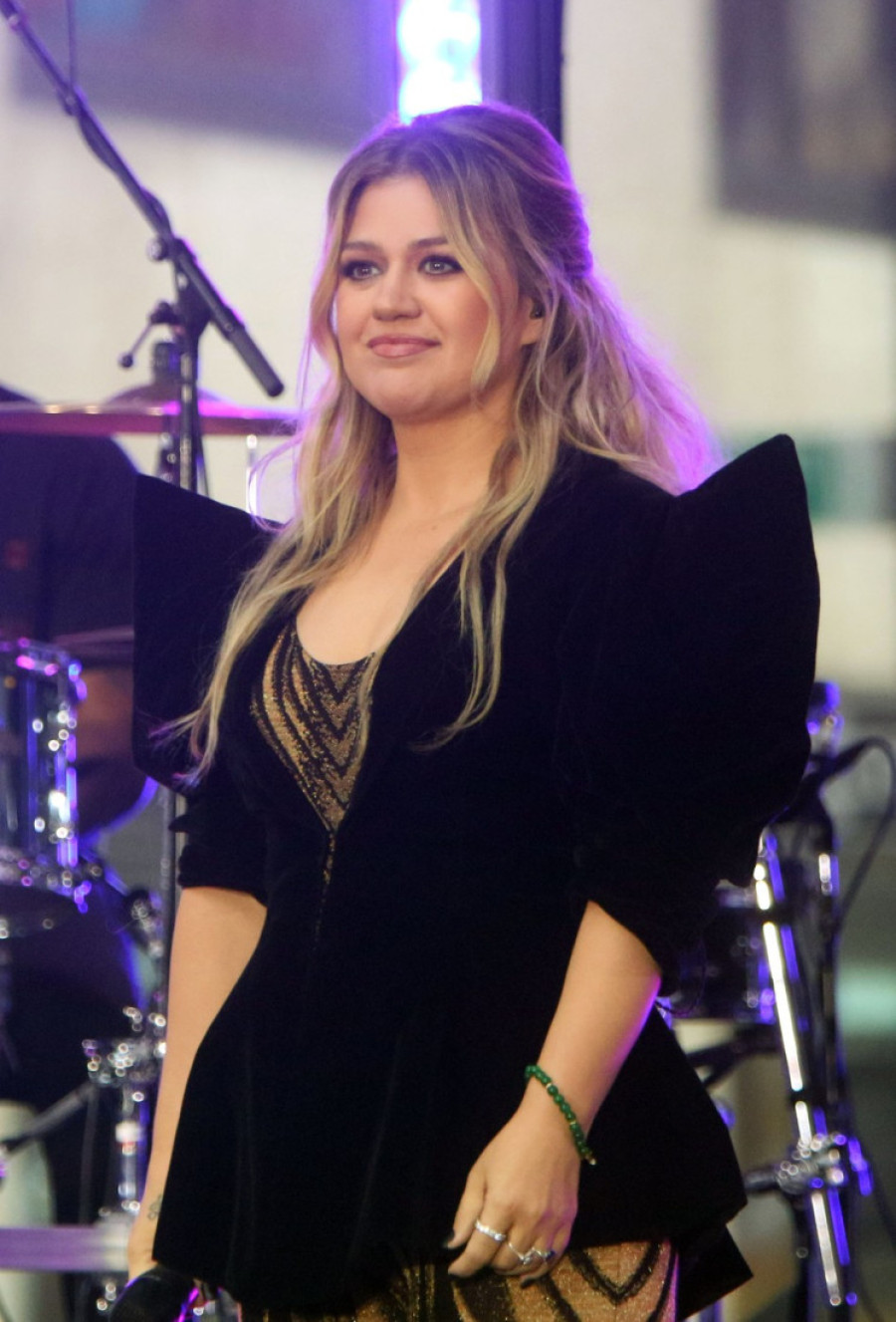 Keli Klarkson se obrukala kao nikad dosad: Glumica ju je ponizila, ona pala na pod! (VIDEO)