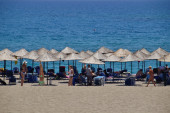 Skuplje i putarine i takse u Grčkoj, polovina svake plaže biće bez ležaljki