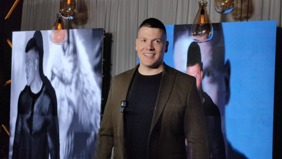 Grabio bih se za vazduh, a majka se gušila u suzama! Sloba Radanović o teškom detinjstvu: Nismo ni za kiflu imali!