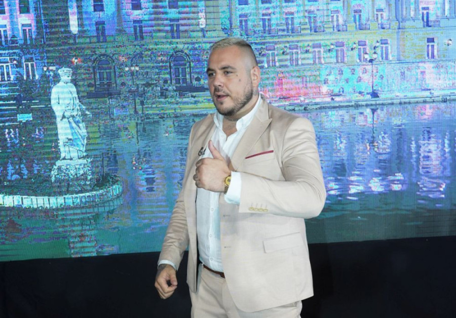 Asminov otac oglasio se uoči Stanijinog uslaska u "Elitu 9": Samo je jedno imao da joj poruči! (FOTO)