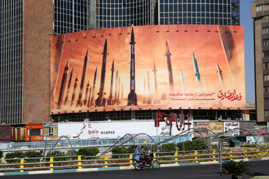 Američki brodovi stižu na Bliski istok: Svet strepi dok sukobljene strane mašu oružjem, prsti su na obaraču